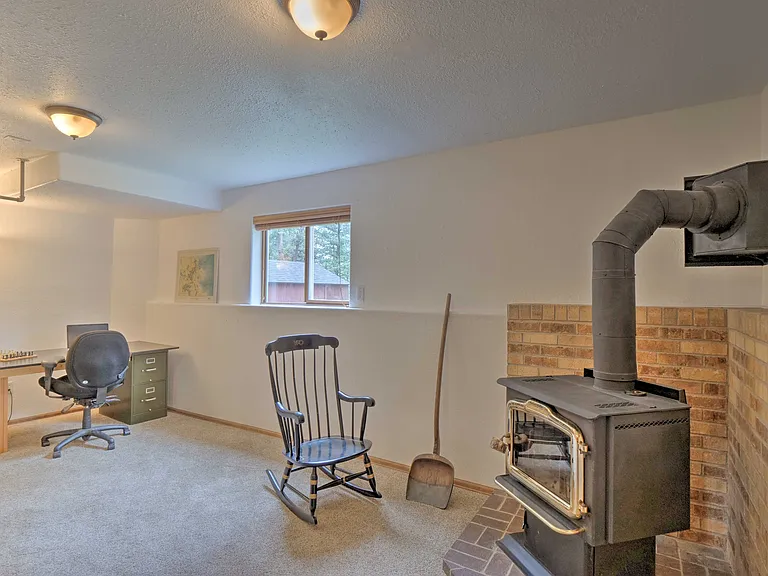 320 E Gunnison Ave — Photo 9