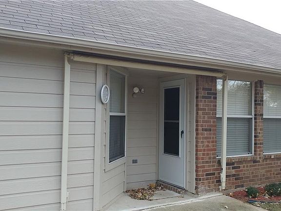 3rd image of 10114 Joy Dr