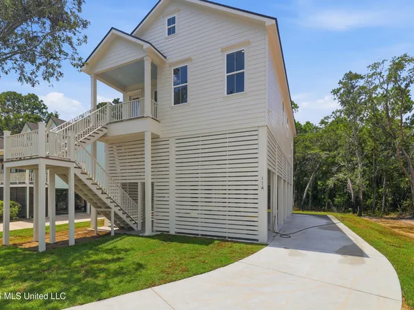 114 Basswood Dr, Pass Christian, MS 39571