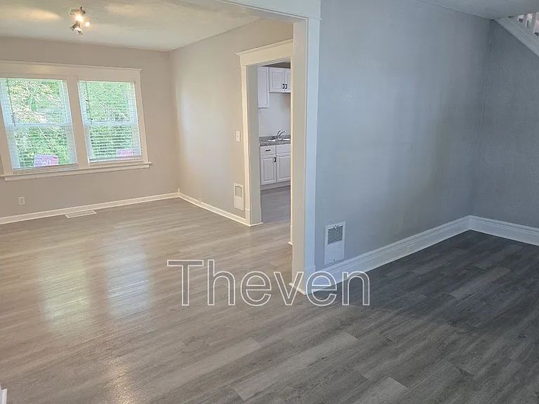 97 Davidson Ave — Photo 1