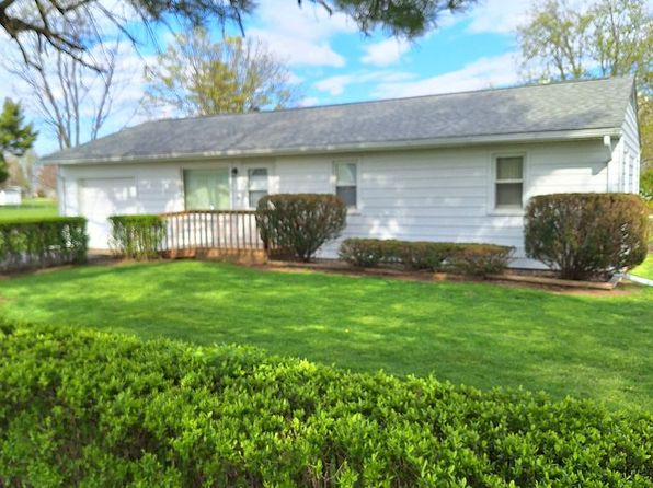 1302 Clement Ave, Forsyth, IL 62535