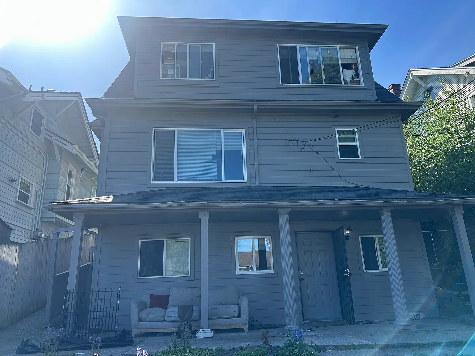 9 bed, 2820 sqft, $7,350 — Photo 2