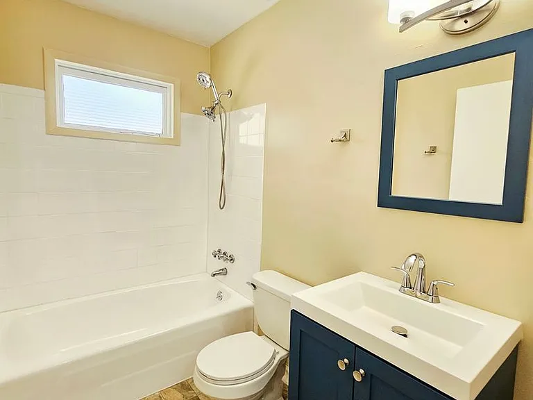 7526 Bridgeman Dr — Photo 10