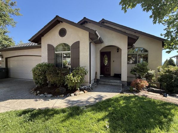 1176 NE Bonney Doon Ln