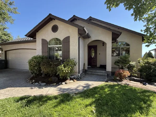 1176 NE Bonney Doon Ln, Grants Pass, OR 97526