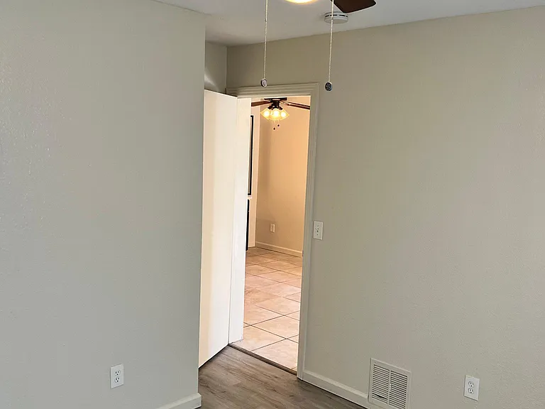 3029 Broadway — Photo 22
