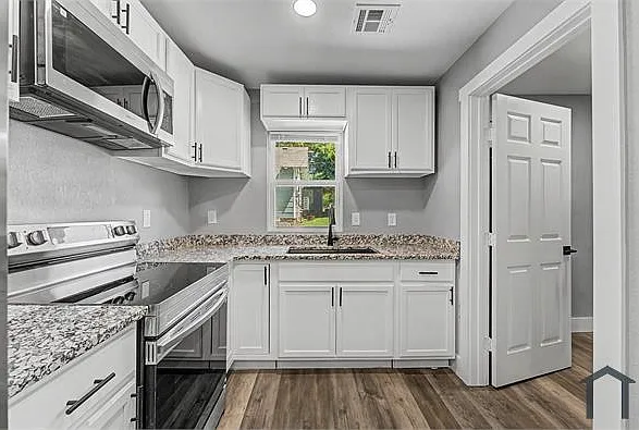 209 N Xenophon Ave #A — Photo 8