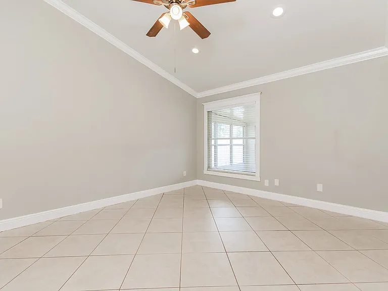 2708 Ashley Ct — Photo 10