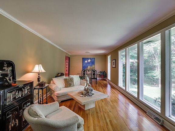 2nd image of 5962 Asberry Ct