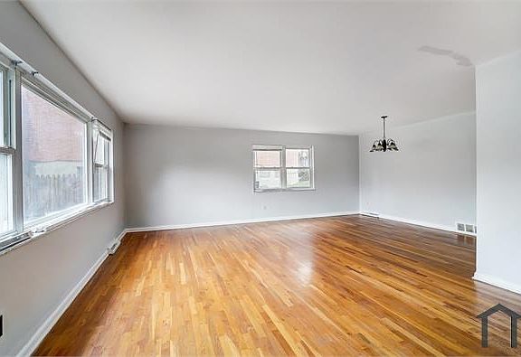 5th image of 7873 Newbedford Ave #1
