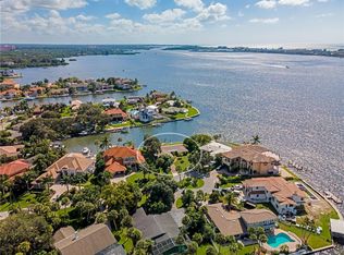 1728 Little Pointe Cir, Sarasota, FL 34231