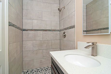 4th image of 8620-22 Neva Ave