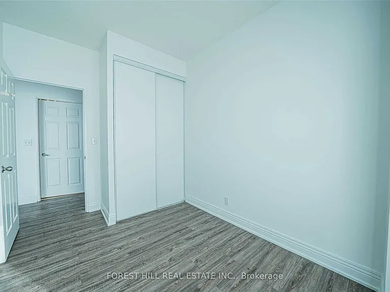 18 Lee Centre Dr #Penthouse 109 — Photo 14