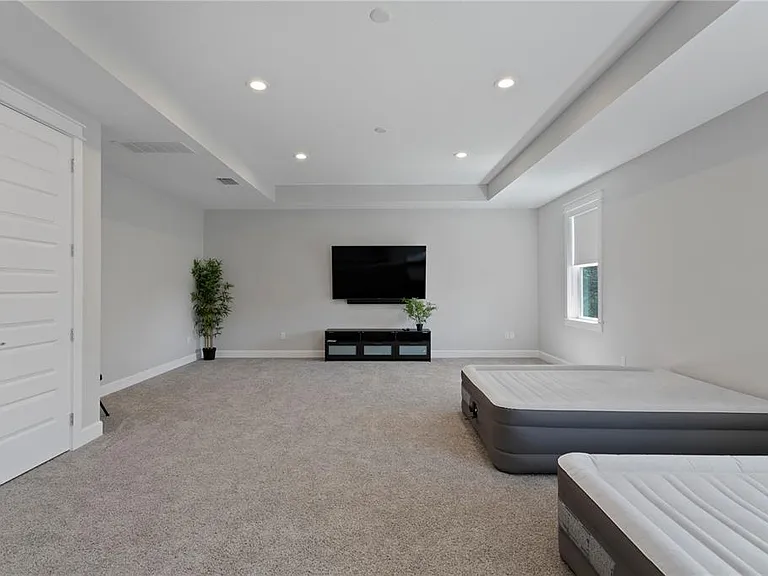 209 S Shore Crest Dr — Photo 52
