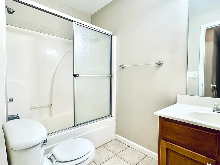 586 Hampton Way #1 — Photo 16