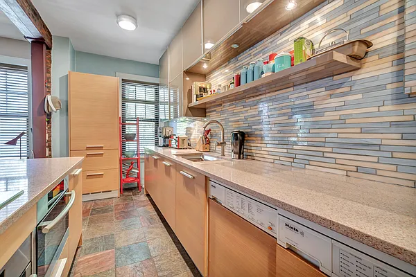 Rented by Avi Nash Associates | media 15