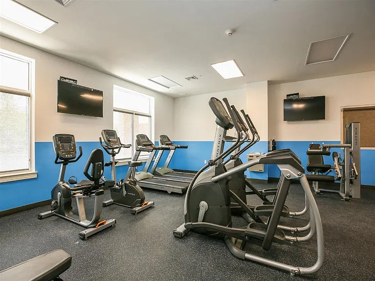 24/7 Fitness Center