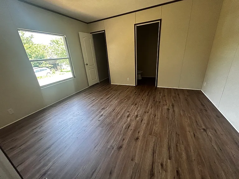 200 Ruby St — Photo 4