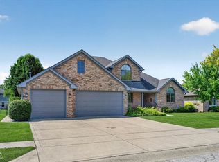 1323 Park Meadow Dr, Beech Grove, IN 46107