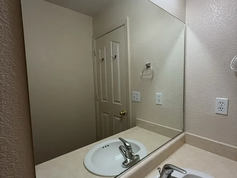 155 Derek Dr — Photo 20
