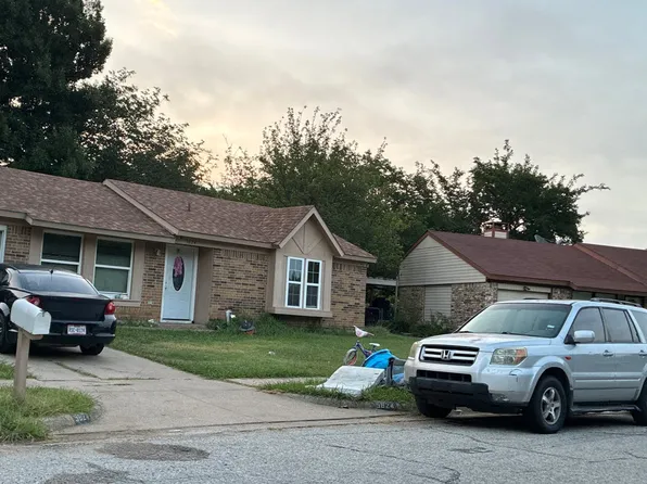 5624 Whitley Rd, Haltom City, TX 76148