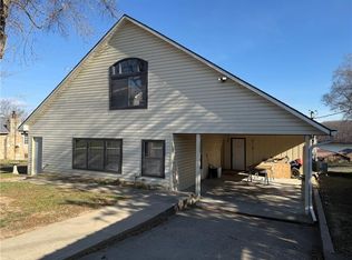 31435 Lofty Ln, Edwards, MO 65326