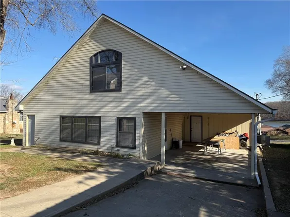 31435 Lofty Ln, Edwards, MO 65326