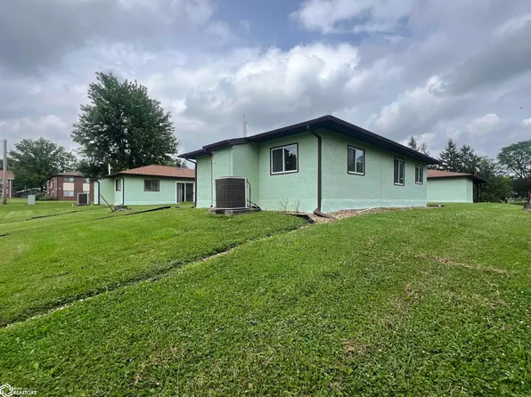300 E Buchanan Ave, Fairfield, IA 52556