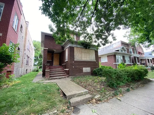 7521 S Ridgeland Ave, Chicago, IL 60649