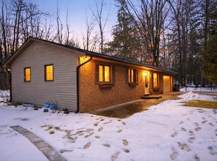 9765 McClements Rd, Brighton, MI 48114