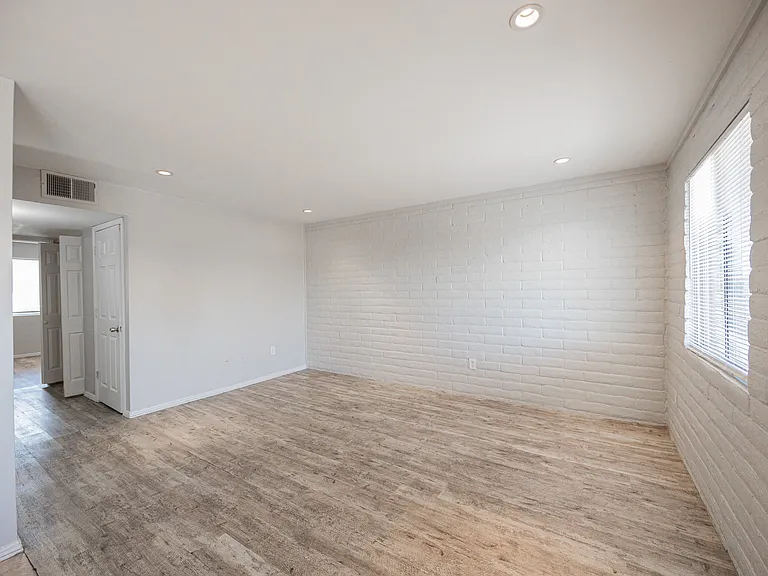 1234 N 36th St #204 — Photo 7