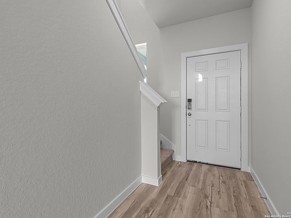 3rd image of 5530 Frederick Bluff
