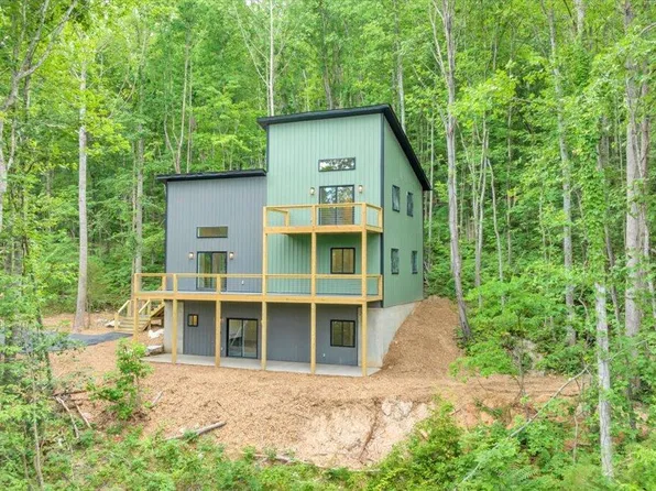 11282 Catawba Rd, Troutville, VA 24175
