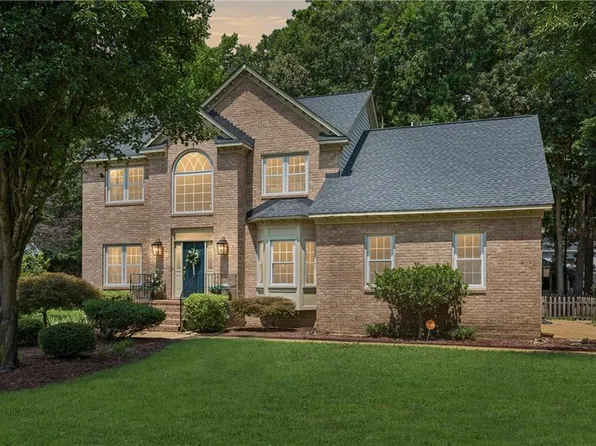 18 Emmaus Rd, Poquoson, VA 23662
