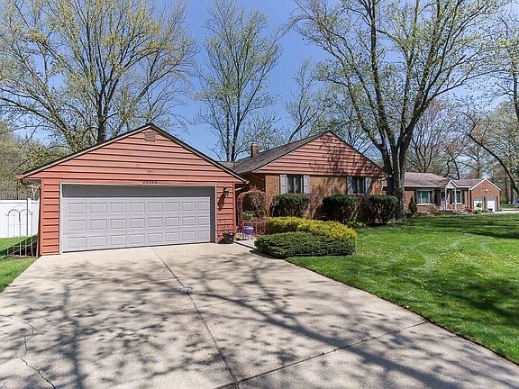 2nd image of 26336 Hilliard Blvd