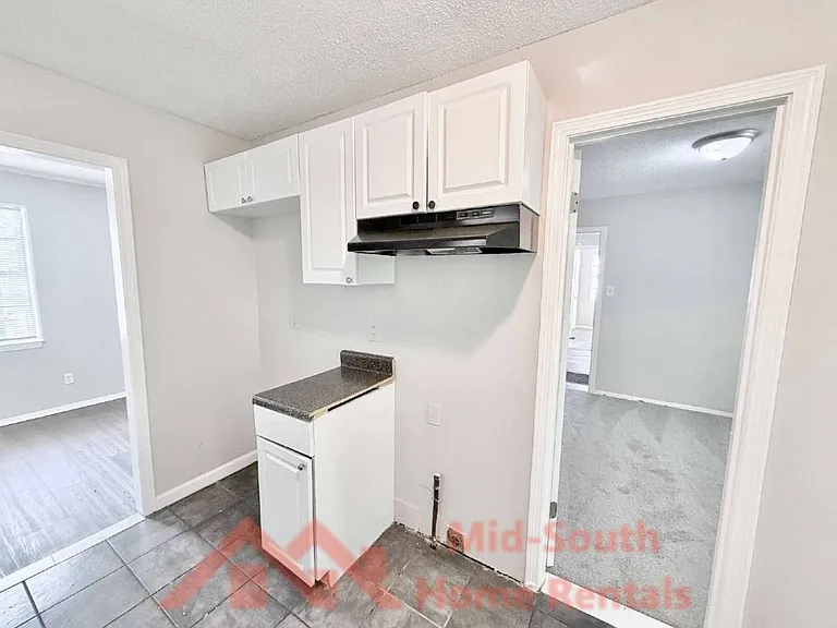 3682 Suzanne Dr — Photo 10