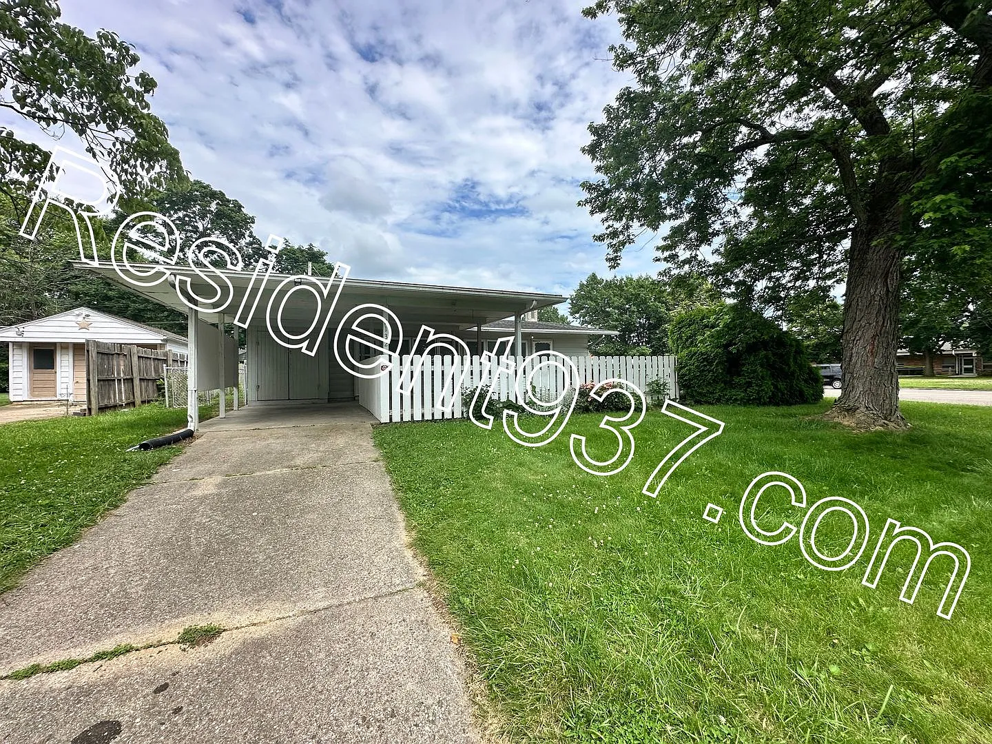 Updated 3 Bed 1 bath Home — Photo 2