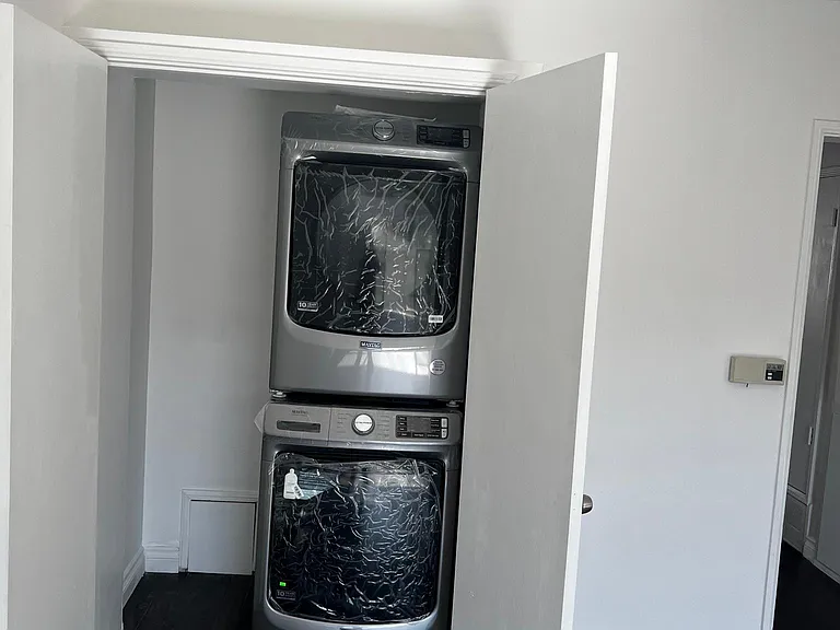 7705 Romaine St #4 — Photo 12