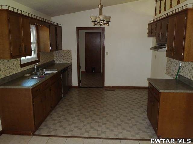 2nd image of 410 Harris Rd
