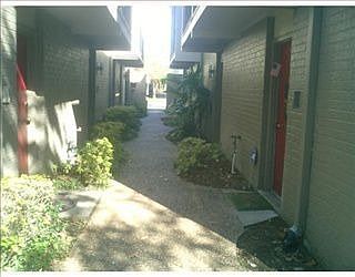 4th image of 4412 Carondelet St