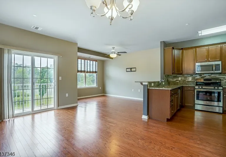 512 Waterview Ct — Photo 1