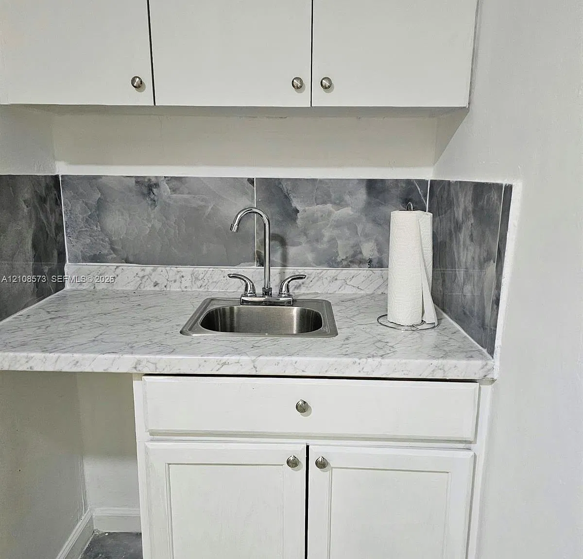 10430 NW 35th Pl — Photo 3