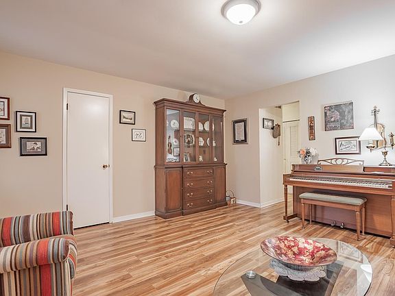 5th image of 7224 Bayard Park Dr
