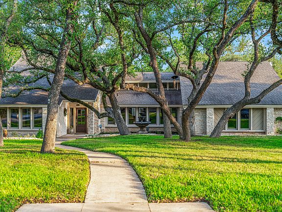 5th image of 10601 Spicewood Pkwy
