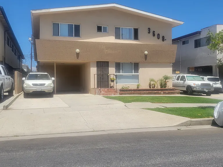 3608 Mentone Ave #9 — Photo 1