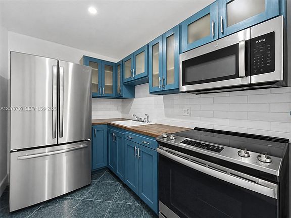4th image of 8411 NW 8th St APT 102