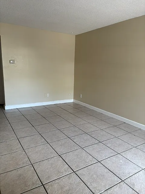 4200 37th St S — Photo 3