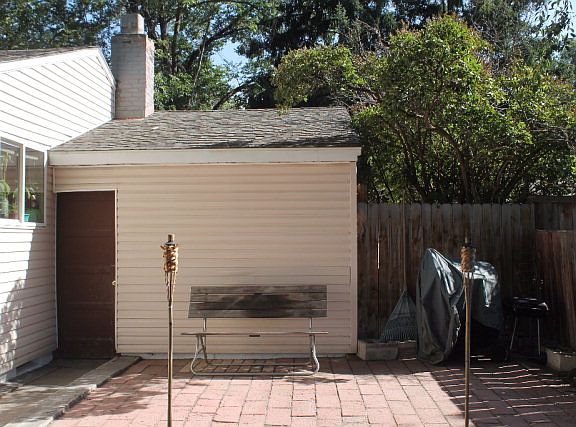 3rd image of 939 Quincy St