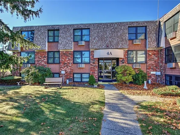 510 Child St APT 402A, Warren, RI 02885