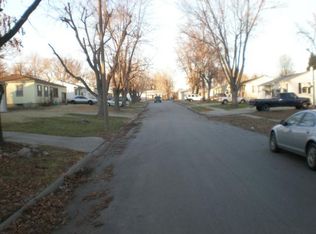 408 NW Lakeview Dr, Blue Springs, MO 64014